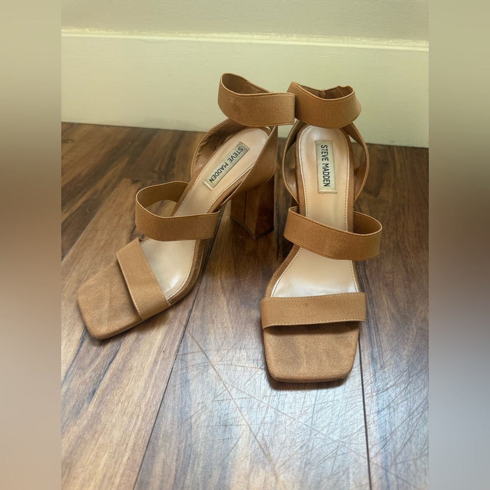 Steve Madden Brown Suede Block Heel Sandals - Picture 4 of 4